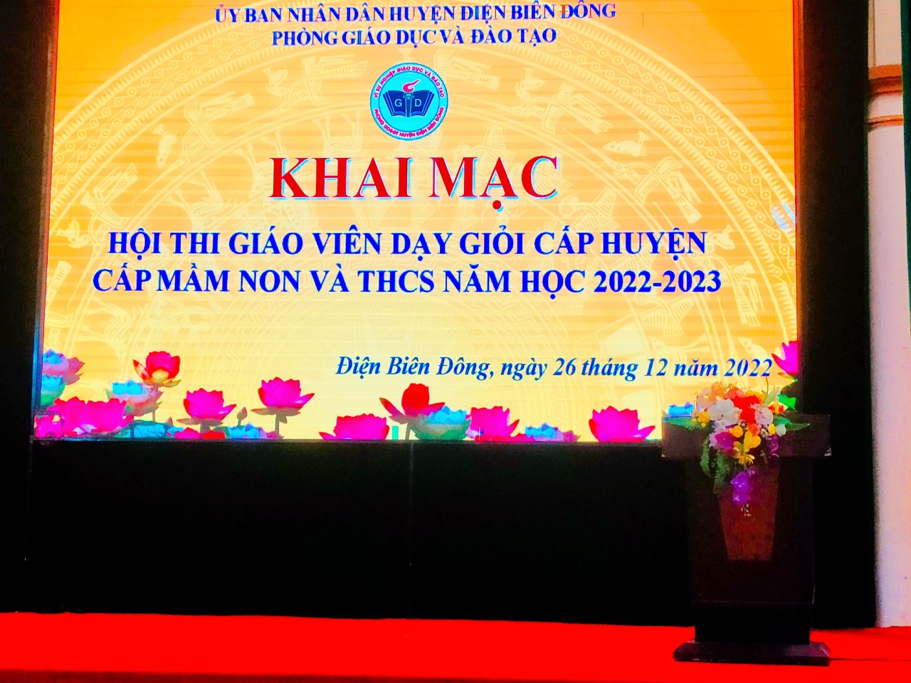 ảnh khai mạc