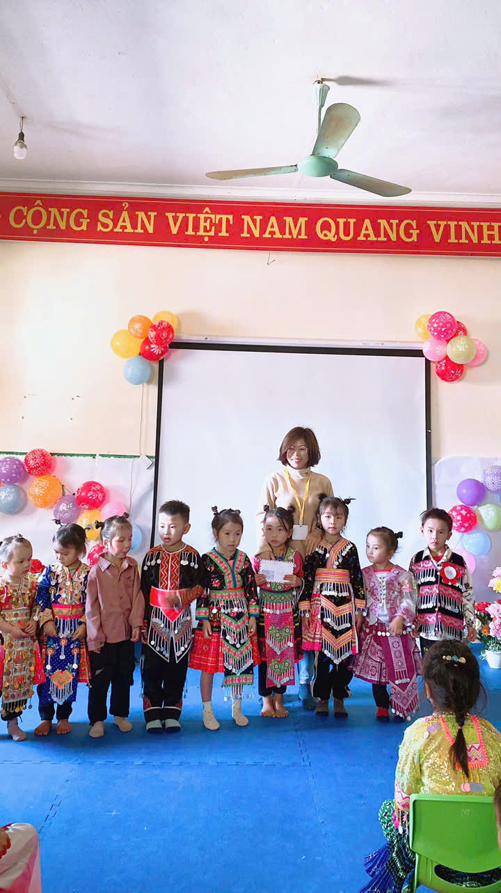 Trường mầm non Suối Lư tổ chức hội thi “ Bé thông minh nhanh trí” cấp trường năm học 2024 – 2025